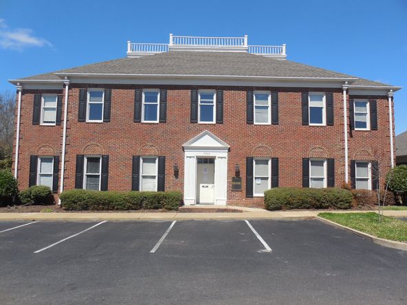 7500 Capital Dr, Germantown, TN 38138